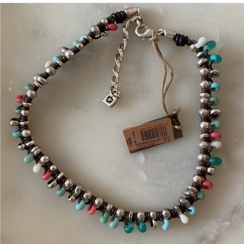 Unode50 , short necklace featuring silver beads
